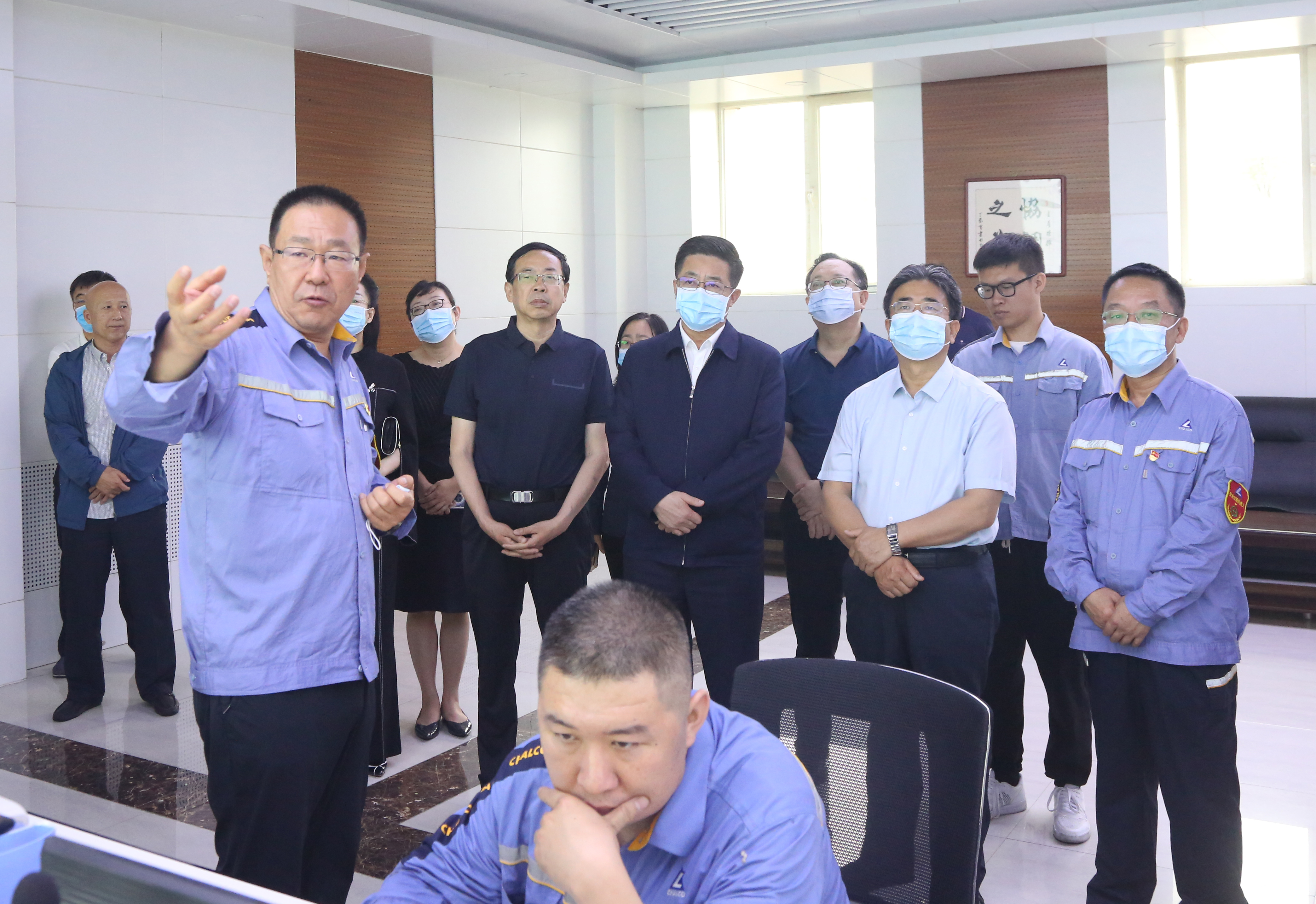 自治區(qū)政協(xié)副主席魏國楠調(diào)研包鋁