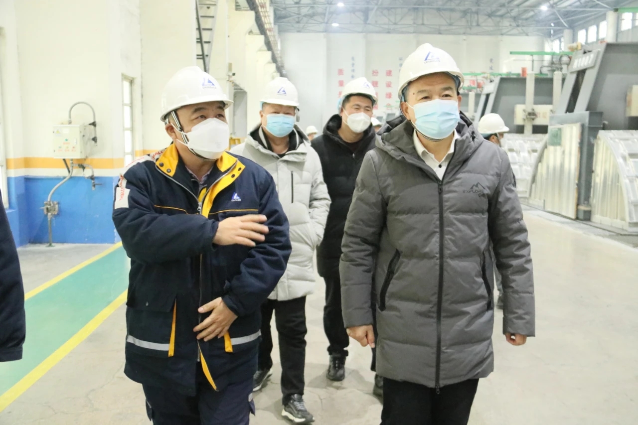 中國有色金屬加工協(xié)會秘書長靳海明一行調(diào)研包鋁